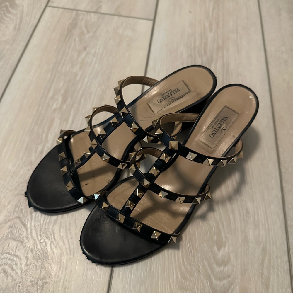 Valentino Black Studded Heels!